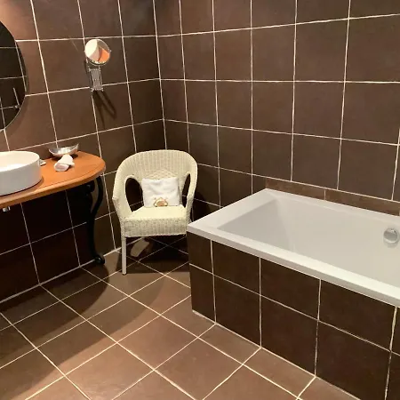 Maison De La Pra Oda ve Kahvaltı 4*