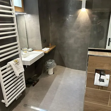 Maison De La Pra Oda ve Kahvaltı 4*