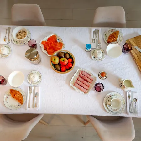 Maison De La Pra Bed & Breakfast 4*