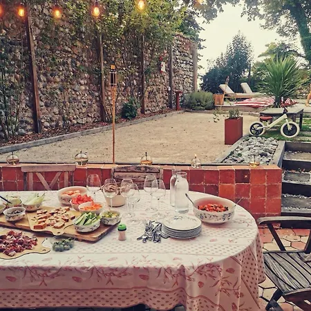 Maison De La Pra Bed & Breakfast 4*